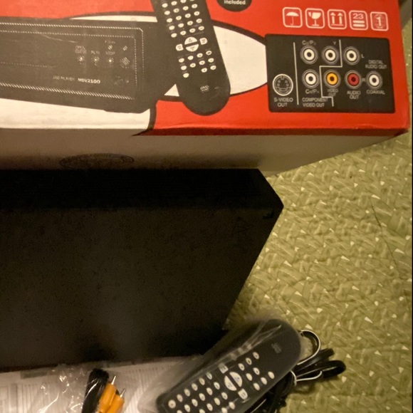 MAGNAVOX  DVD/CD player - Picture 7 of 9